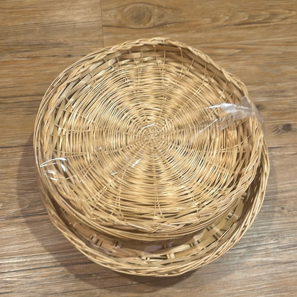 Set of 7 Flat Baskets